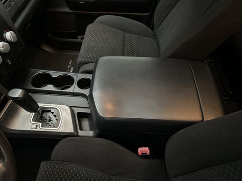 Used 2012 Toyota Tundra 4x4 CrewMax w/ SR5 Pkg image 36