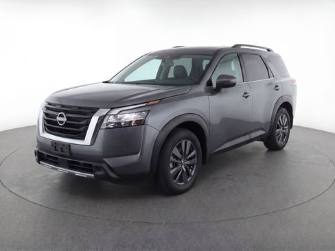 Used 2024 Nissan Pathfinder SV FWD image 3