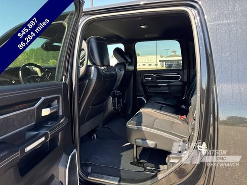 Used 2019 RAM 2500 Laramie w/ Black Appearance Package AWD/4WD image 36