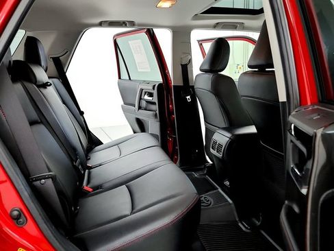 Certified 2024 Toyota 4Runner TRD Off-Road Premium w/ Moonroof Package AWD/4WD image 17