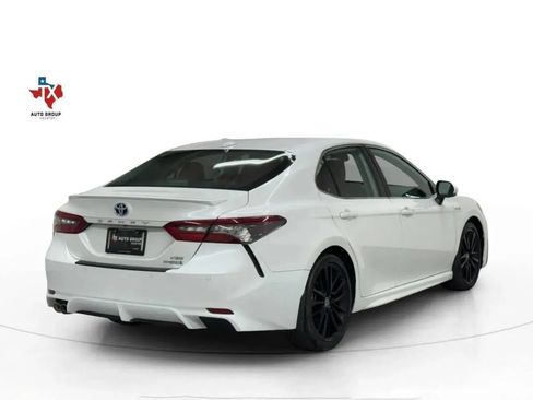 Used 2021 Toyota Camry XSE w/ Navigation Upgrade Package FWD image 6