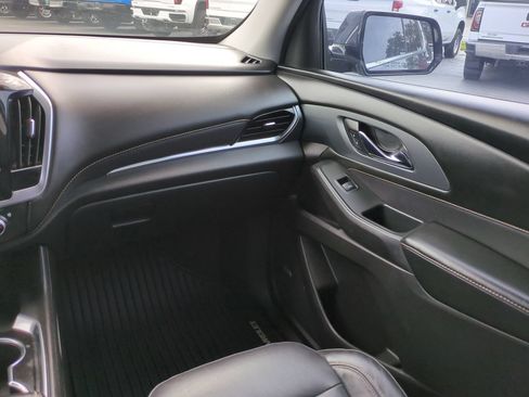 Used 2018 Chevrolet Traverse Premier FWD image 17