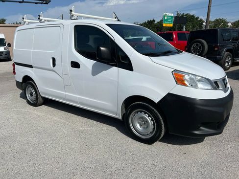 Used 2019 Nissan NV200 S image 3