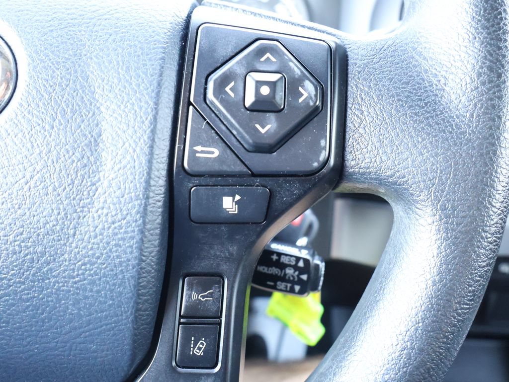Used 2020 Toyota Tacoma SR AWD/4WD image 17