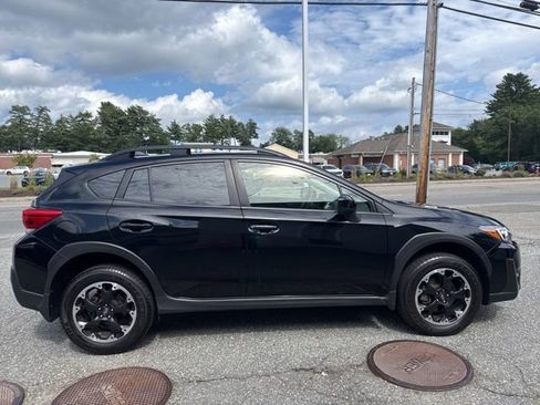 Used 2023 Subaru Crosstrek 2.0i Premium image 2