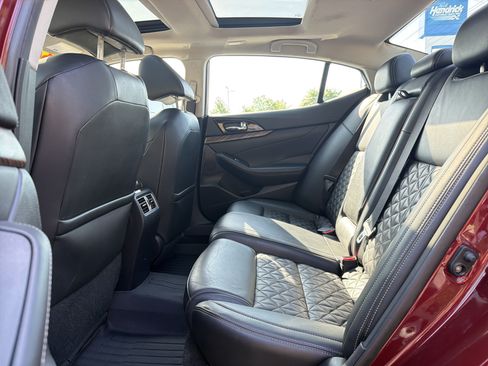 Used 2016 Nissan Maxima Platinum FWD image 32