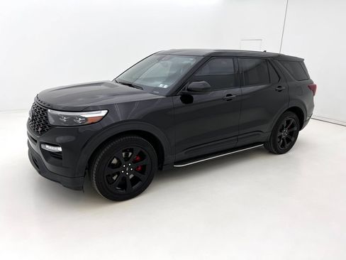 Used 2022 Ford Explorer ST w/ ST Street Pack image 9
