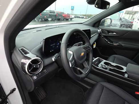 New 2026 Chevrolet Equinox LT w/ Convenience Package II FWD image 14