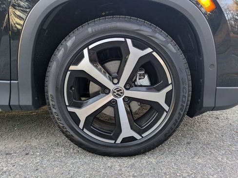 New 2026 Volkswagen Tiguan SE image 11