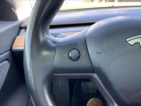Used 2018 Tesla Model 3 Long Range RWD image 17
