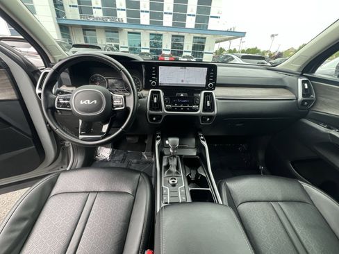 Used 2022 Kia Sorento S w/ Panoramic Sunroof Package AWD/4WD image 31