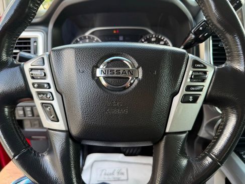 Used 2021 Nissan Titan SV w/ SV Convenience Package image 24