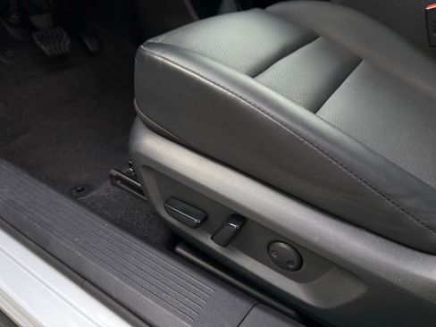 Used 2023 Nissan Rogue SV w/ SV Premium B Package image 43