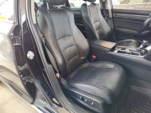 Used 2018 Honda Accord Touring image 22