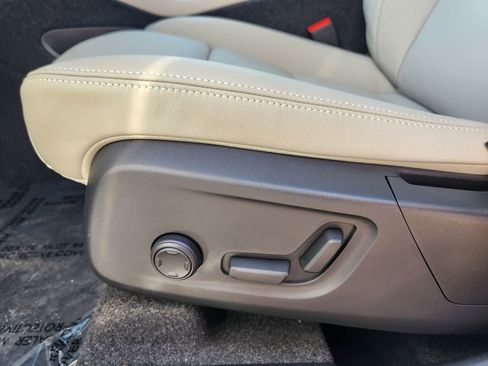 New 2026 Volvo XC40 B5 Plus w/ Protection Package Premier image 12