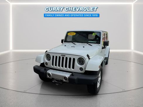 Used 2014 Jeep Wrangler Unlimited Sahara w/ Dual Top Group AWD/4WD image 3