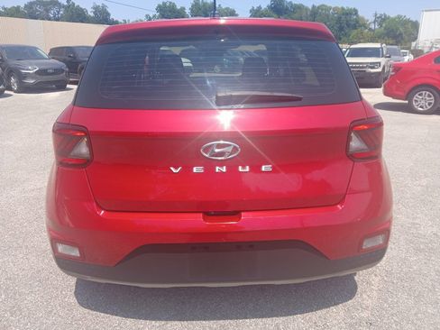 Used 2023 Hyundai Venue SE w/ Cargo Package FWD image 6