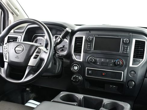 Used 2019 Nissan Titan S AWD/4WD image 8