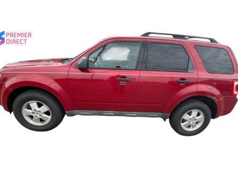 Used 2010 Ford Escape XLT AWD/4WD image 2