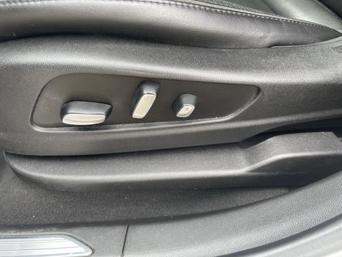 Used 2019 Cadillac XT5 Luxury image 35