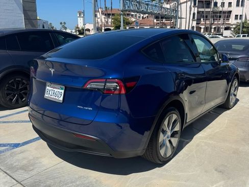 Used 2021 Tesla Model Y Long Range AWD/4WD image 3