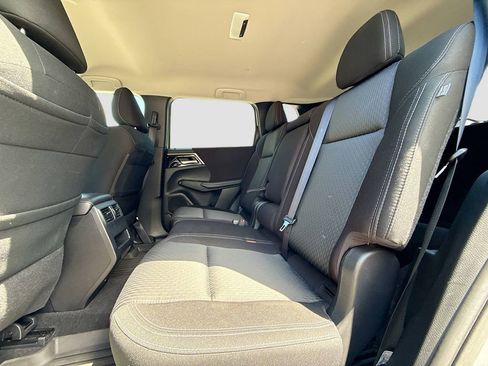 Used 2024 Mitsubishi Outlander ES FWD image 24