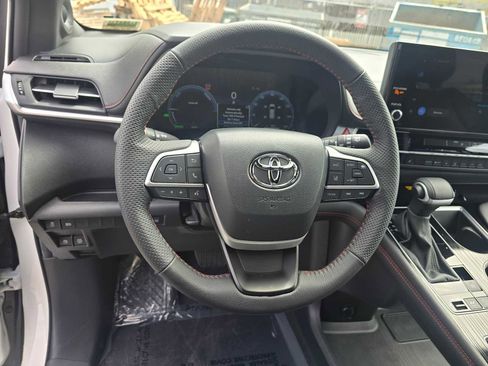 Used 2025 Toyota Sienna XSE w/ XSE Plus Package AWD/4WD image 24