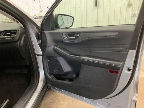 Certified 2023 Ford Escape Active AWD/4WD image 31