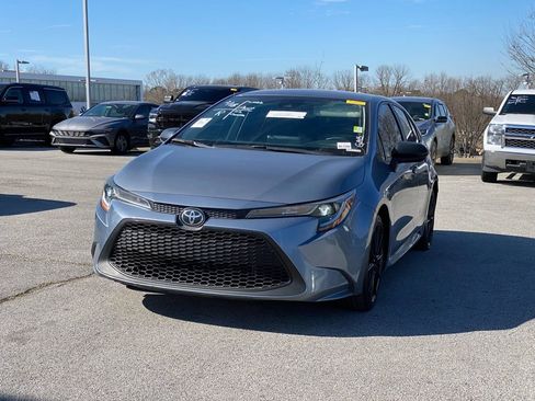 Used 2022 Toyota Corolla LE image 3
