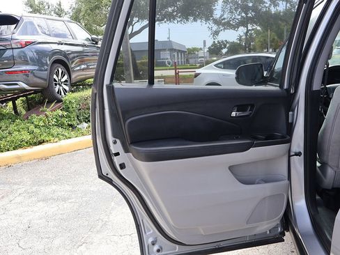 Used 2021 Honda Pilot EX image 24