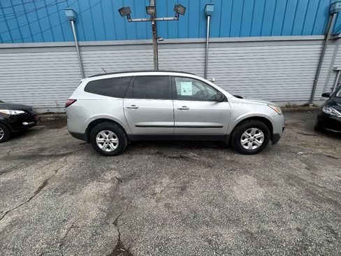 Used 2013 Chevrolet Traverse LS FWD image 13