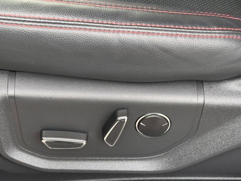 Used 2023 Ford Expedition Limited image 9