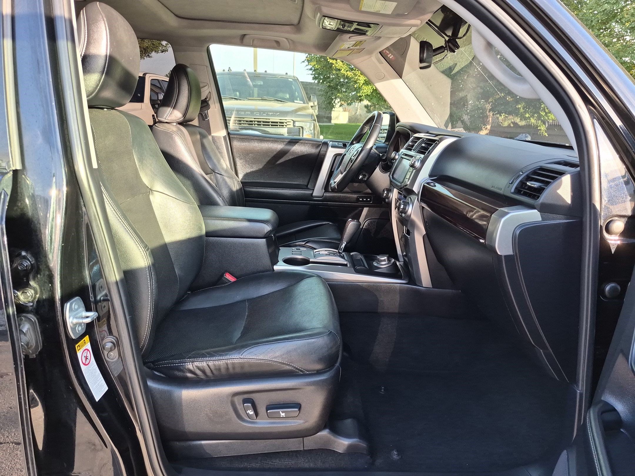 Used 2014 Toyota 4Runner Limited AWD/4WD image 34