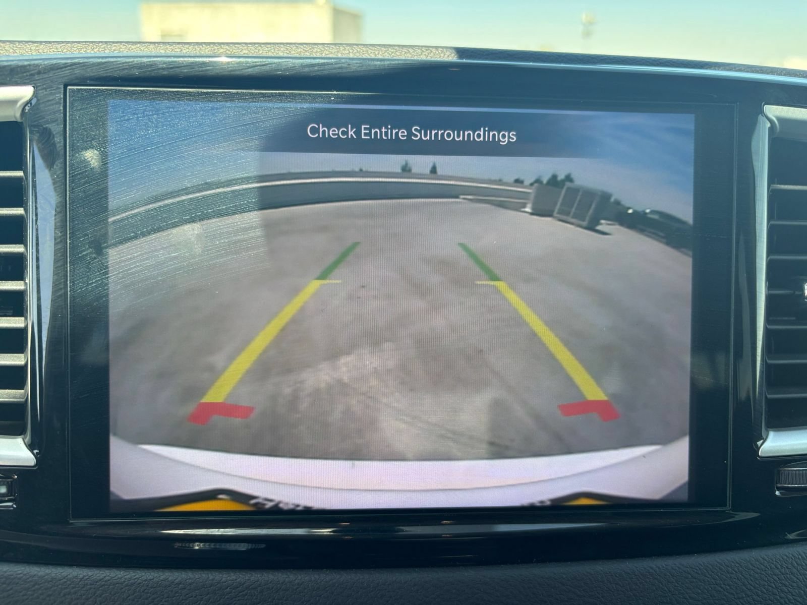 Used 2024 Chrysler Pacifica Touring-L FWD image 24