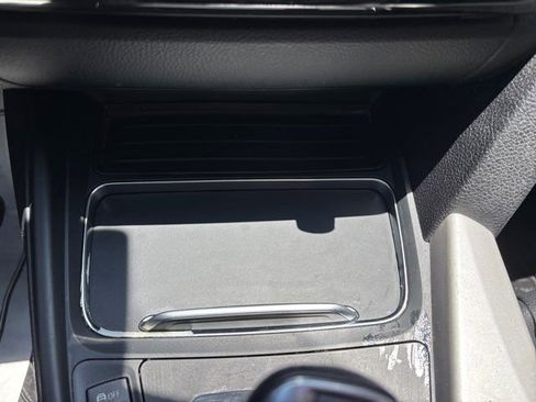 Used 2017 BMW 320i Sedan RWD image 28