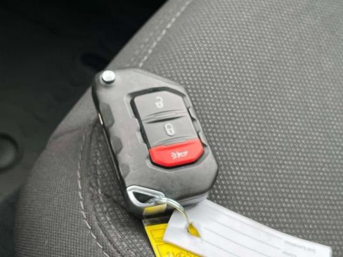 Used 2022 Jeep Wrangler Unlimited Sport AWD/4WD image 40