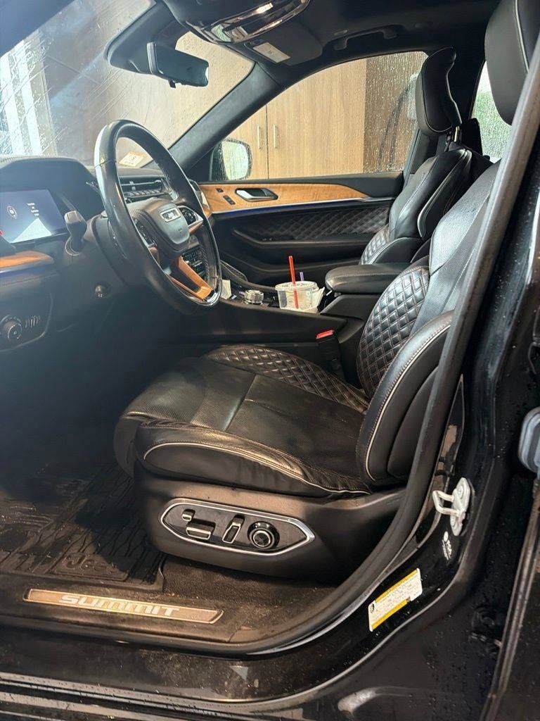 Used 2021 Jeep Grand Cherokee L Summit AWD/4WD image 4