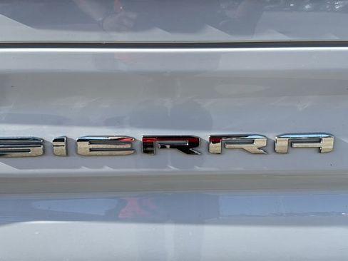 Used 2024 GMC Sierra 1500 AT4 w/ Technology Package image 5