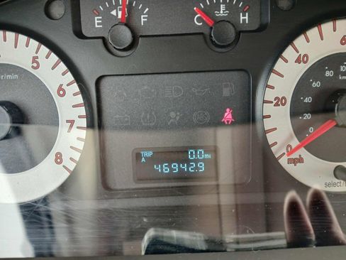 Used 2008 MAZDA Tribute i Sport image 13