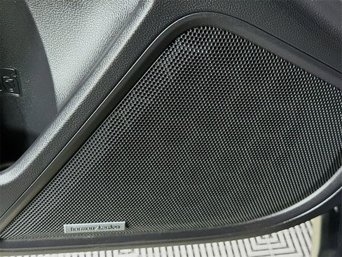 Used 2020 Subaru Outback Limited w/ Popular Package #2 image 12