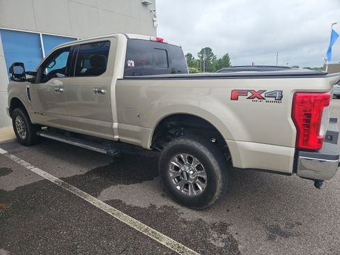 Used 2017 Ford F350 Lariat w/ Lariat Ultimate Package AWD/4WD image 4