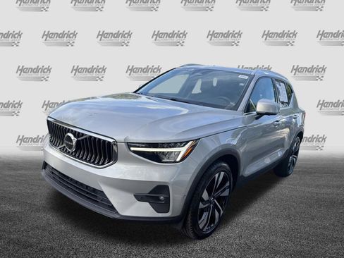 Certified 2023 Volvo XC40 B4 Plus w/ Protection Package Premier FWD image 5