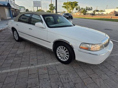 Used 2003 Lincoln Town Car Executive
