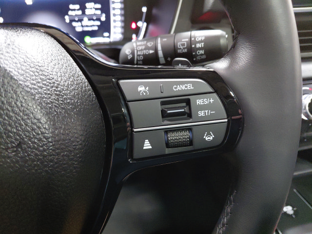 Used 2025 Honda Pilot Elite image 39