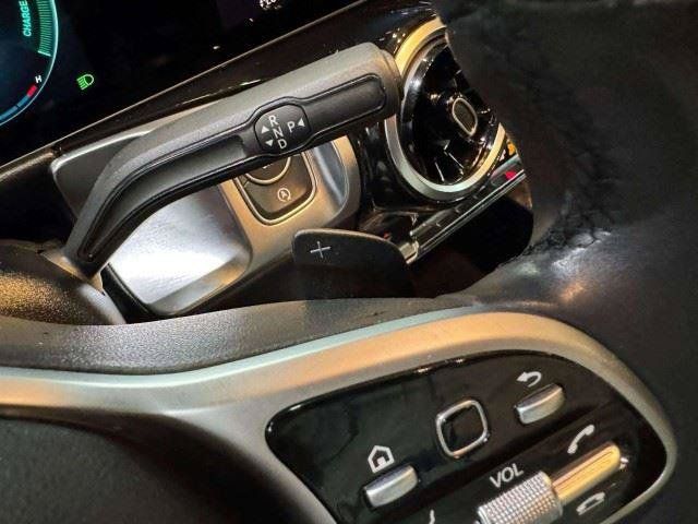 Used 2021 Mercedes-Benz GLB 250 image 34