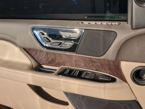 Used 2024 Lincoln Navigator Reserve image 12