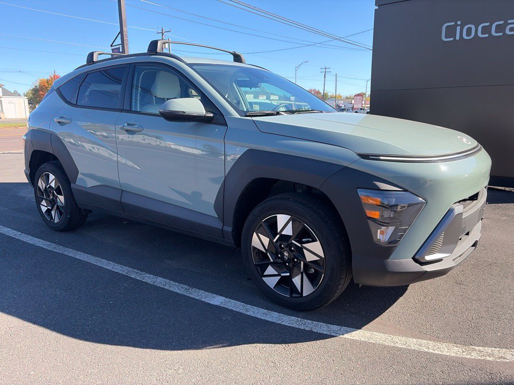 Used 2024 Hyundai Kona SEL AWD/4WD image 2
