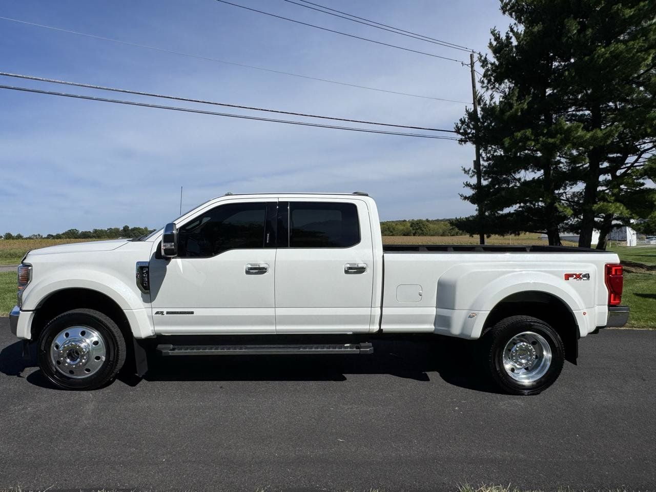 Used 2022 Ford F450 Lariat w/ Lariat Ultimate Package AWD/4WD image 3