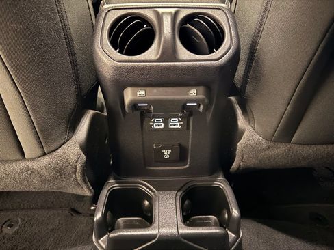 Used 2021 Jeep Wrangler Unlimited Sahara AWD/4WD image 32