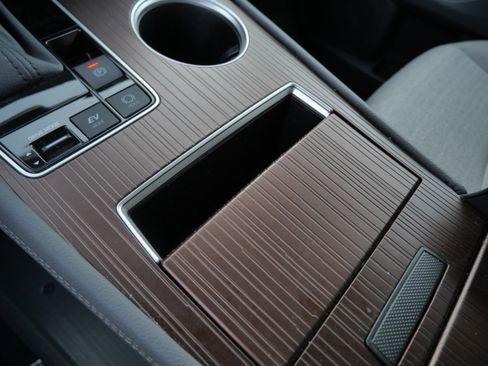 Certified 2024 Toyota Sienna LE image 28